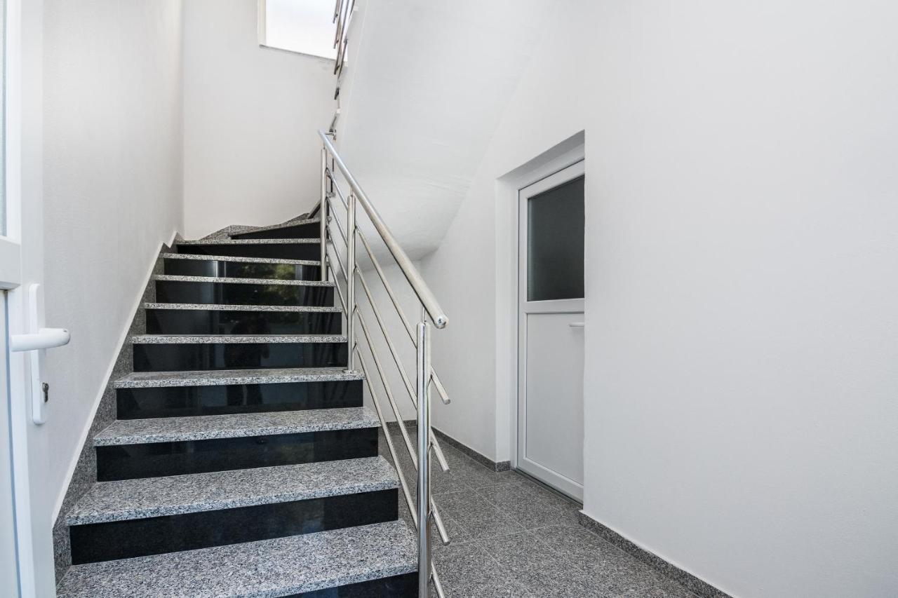 Apartments Krpan Vir Exterior foto